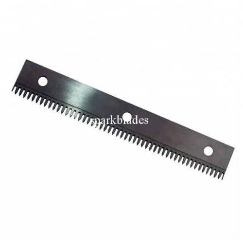Straight serrated cutting blades for sealing machine